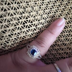 Fashion Elegant Silver and Blue Gemstone Ring